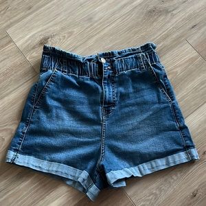 Medium sized girl shorts